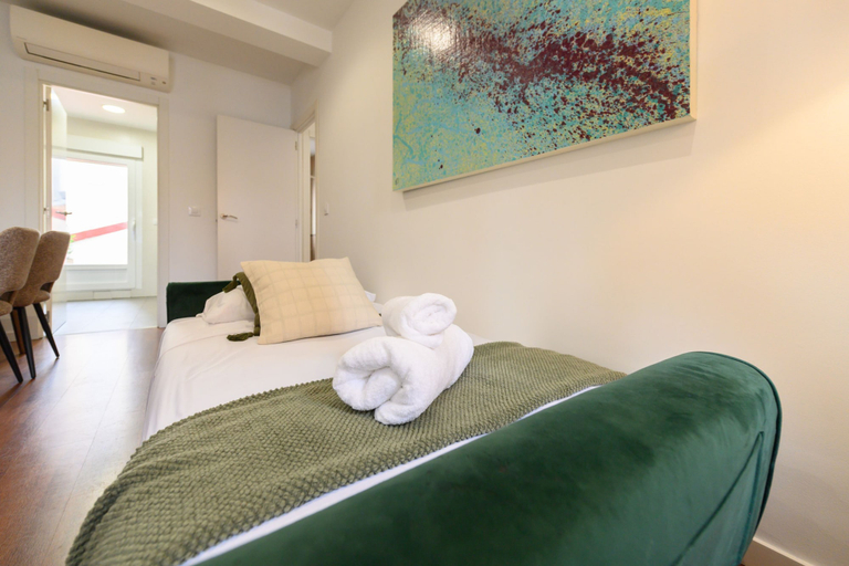 Room 3, M Mal71a Moderno Piso de 2 Dormitorios con Terra, Madrid