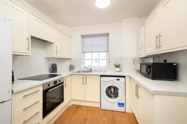 Others 5, Charming City Apartment on Royal Mile, Edinburgh