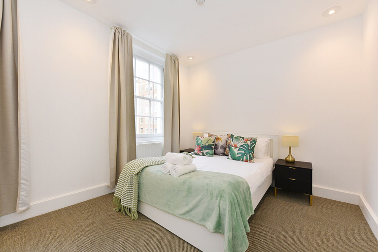 Room 5, Oxford Street Marble Arch Exclusive - 55ks, London