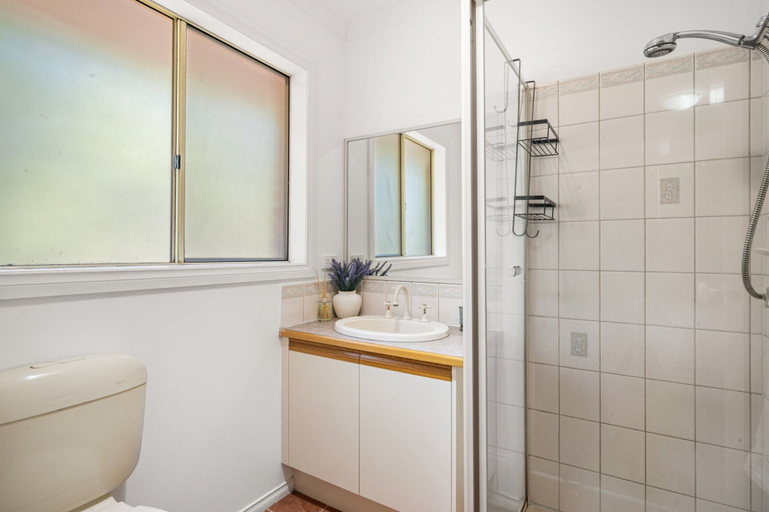 Bathroom 3, Comfortable Family Stay in Caroline Springs, Melton - East