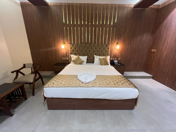 Bedroom 5, Hyders Mahal and Hotel, Thanjavur