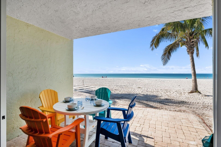Outdoor dining 3, Nautilus #111 2 Bedroom Home, Manatee