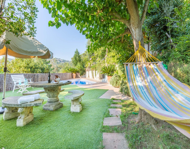 Garden 3, 4 Bedroom House With Private Pool, Girona