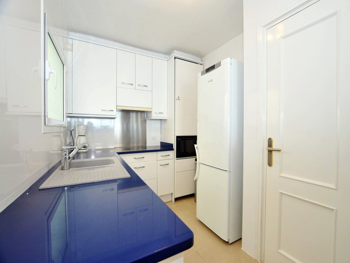 Others 3, Sea-view Apartment in Roses Near Beach, Girona