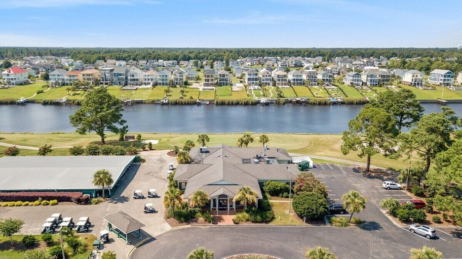 Interior 3, Magnolia Pointe Luster Leaf 4894-303, Horry