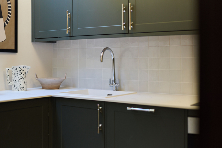 Others 5, Three-Bedroom Flat on Porchester Square, London