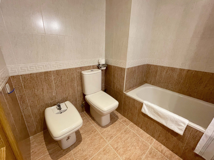 Bathroom 4, Apartamentos el Pilar Suites 3000, Zaragoza