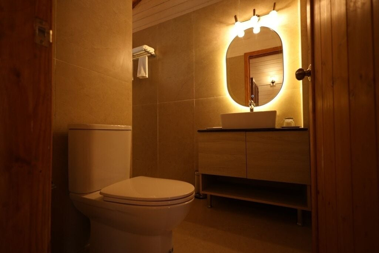 Bathroom 3, Foxoso Aaristo Baga Beach Resort, North Goa