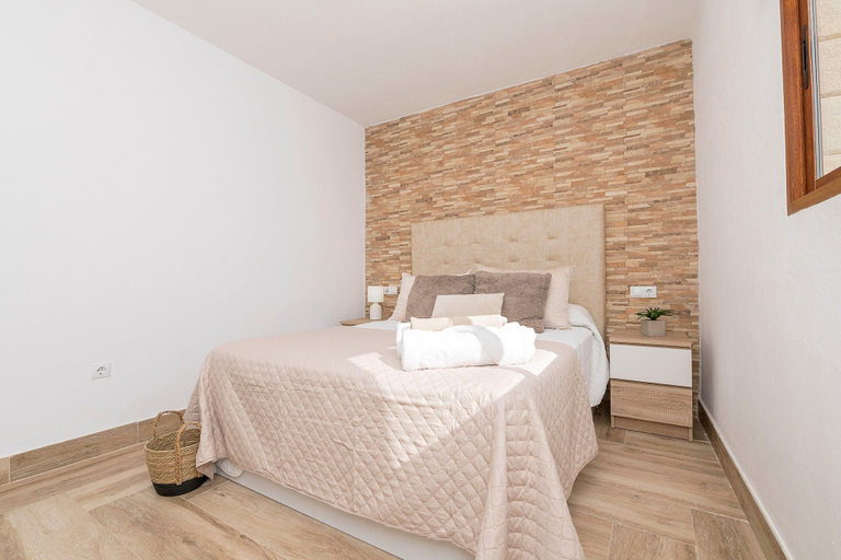 Room 5, Casa Roja - Villa With Private Pool. Free Wifi, Cádiz