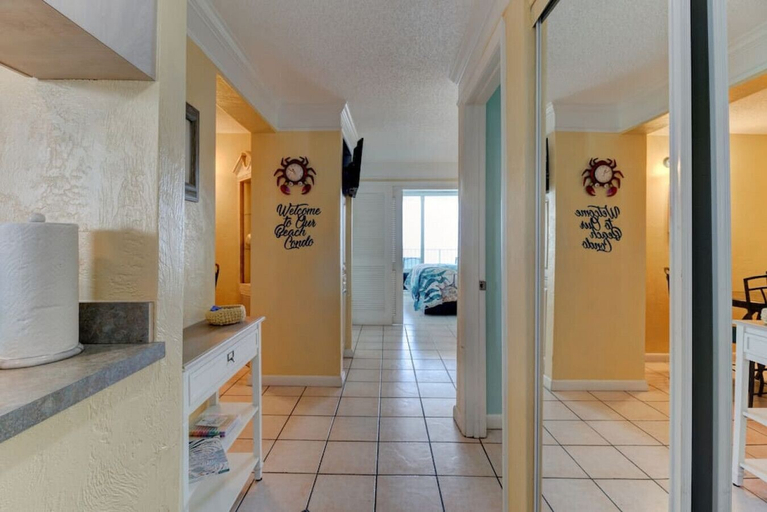 Interior 2, Sunrise Seven Deluxe Oceanfront Condo, Volusia