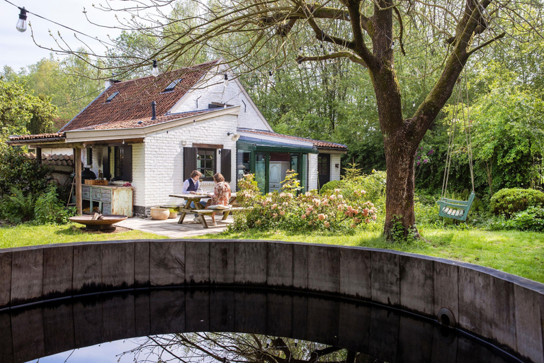 Room 2, La Petite For t Antique Countryside Greenhouse, Vlaams Brabant