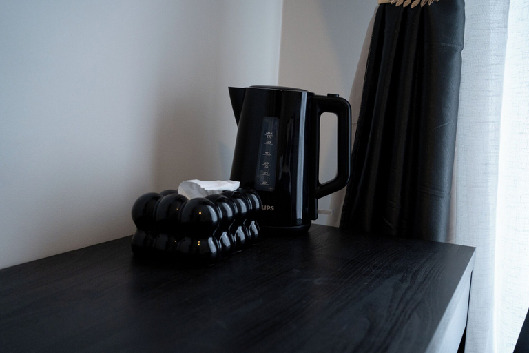 Room 3, Hôtel Sofiane, Paris