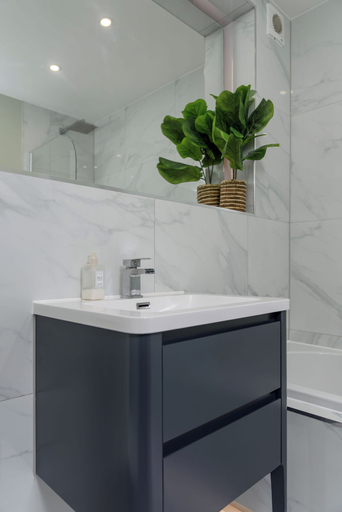 Bathroom 4, 1 Huntingdon Place, Edinburgh