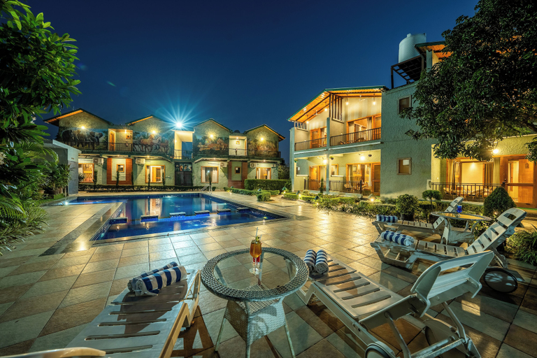 Exterior & Views