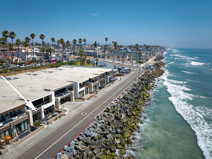 Interior 2, 700-104 Water Front Condo w AC!, San Diego