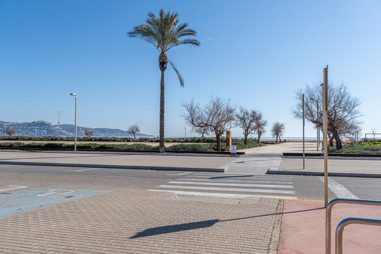 Exterior 3, Beachfront Apartment in Empuriabrava with Sea Views, Girona