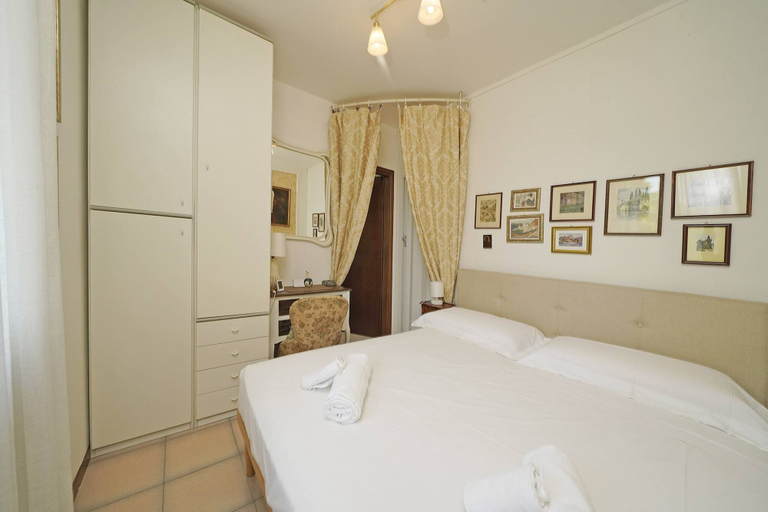 Others 5, Balander in Sirmione, Brescia