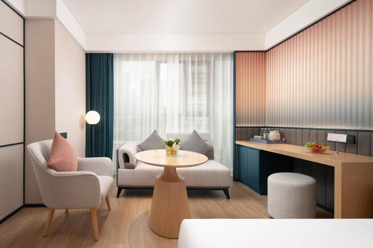 Room 3, Guangzhou Chimelong Expo Center Jincheng Hotel, Guangzhou