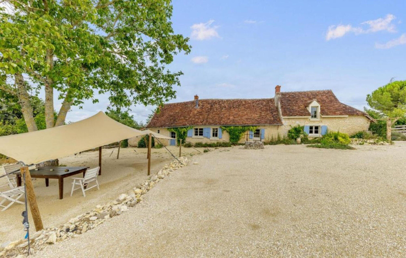 Garden 5, Spacious Farmhouse With Garden in Val de Loire, Indre