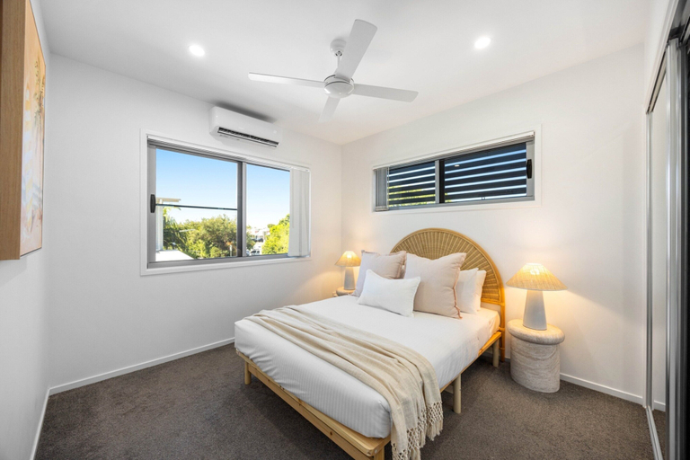 Room 5, Bright 3-bed Home With Private Courtyard, Caloundra - Kawana