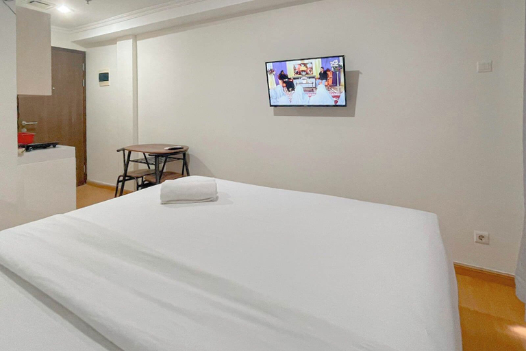 Room 3, Best Deal Studio Room At Apartment Sentraland Medan, Medan