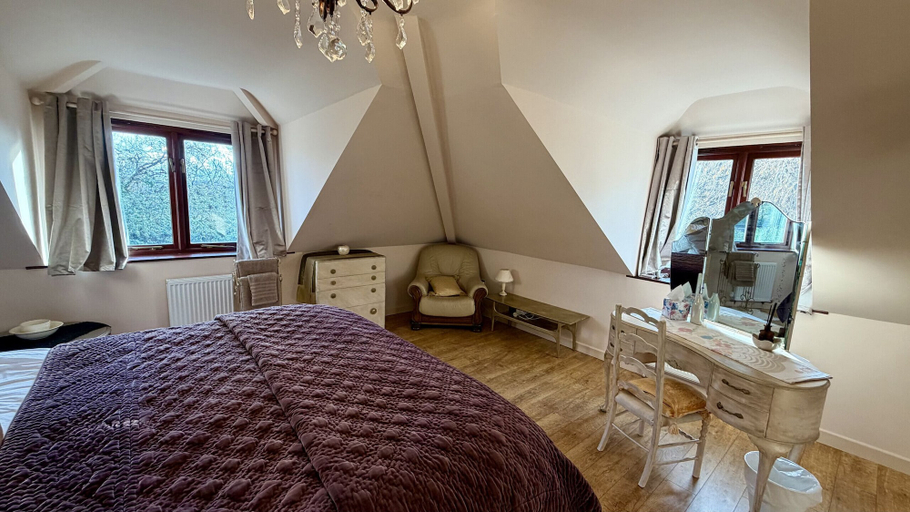 Room 3, Pheasants Haunt in Paignton, Torbay