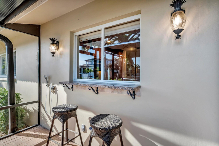 Room 2, Waterfront Heated Pool House Kayaks Boat Dock, Sarasota