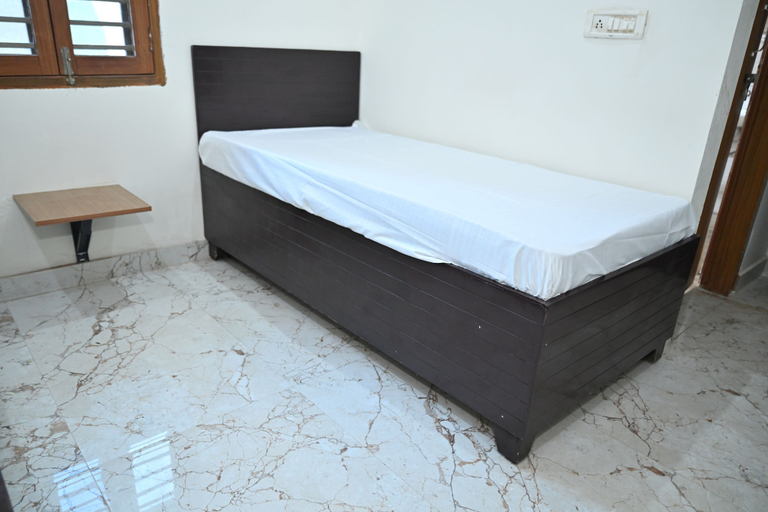 Room 5, The Divine Stay, Gurgaon