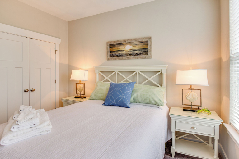 Bedroom 2, 519 The Great Neck House, Virginia Beach