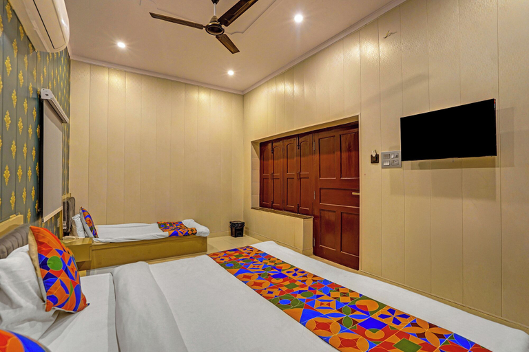 Room 2, Fabhotel Om Sai Residency, Varanasi