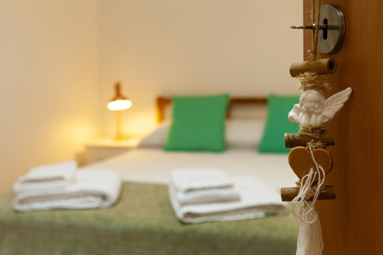 Room 5, A28 - Castela Street Townhouse in Espiche, Lagos