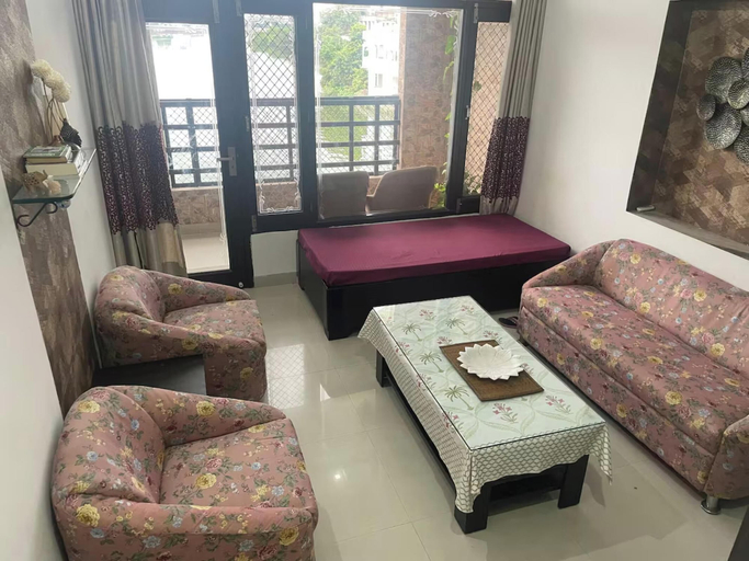Living area 4, Serene Lakeside Homestay, Udaipur