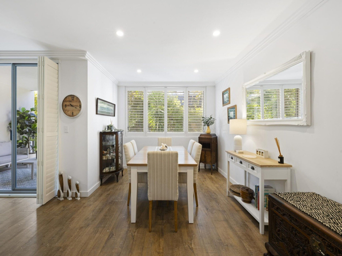Dining, Bright 2-bed Apartment Near Narrabeen Beach, Sydney