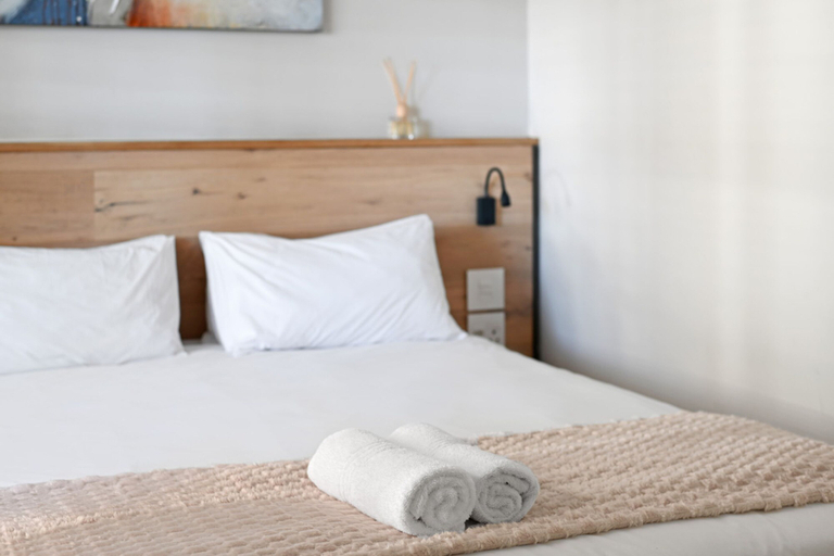 Room 3, One Bedroom Green Point Spacious, City of Cape Town