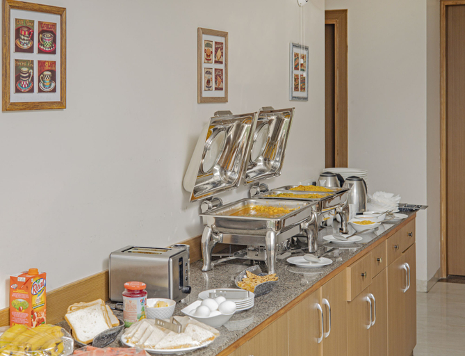 Food & Drinks 3, Treebo Basera, Mathura