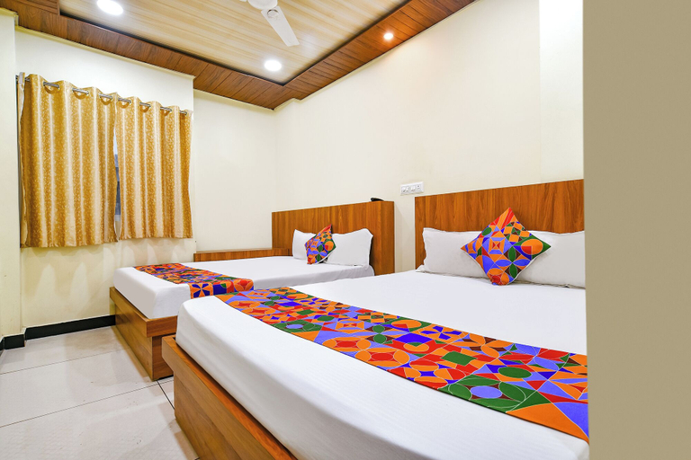 Room 5, Via Ratna Palace I, Ujjain