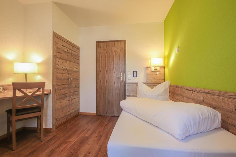 Bedroom 2, Landgasthof-Hotel Rebstock, Waldshut
