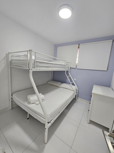 Room 2, Stay Near Beach & Pool, Alicante