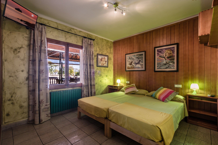 Room 5, Beautiful Villa at the Heart of Playa de Palma, Baleares