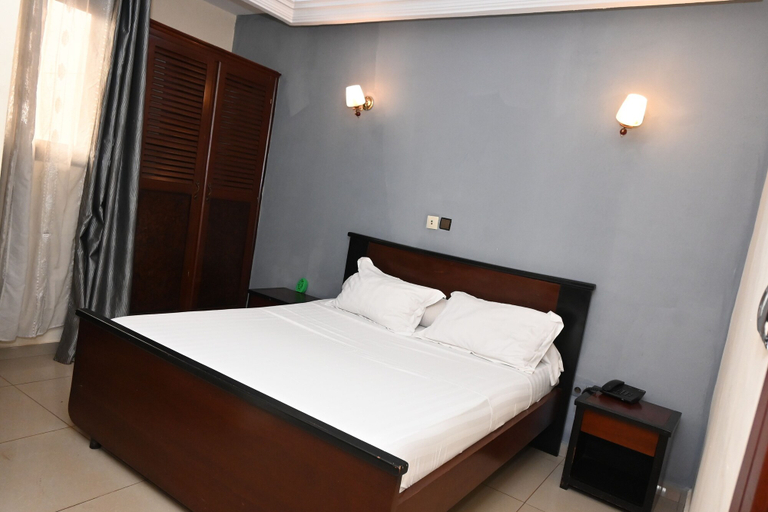 Bedroom 3, Hôtel Santa Lucia, Mfoundi