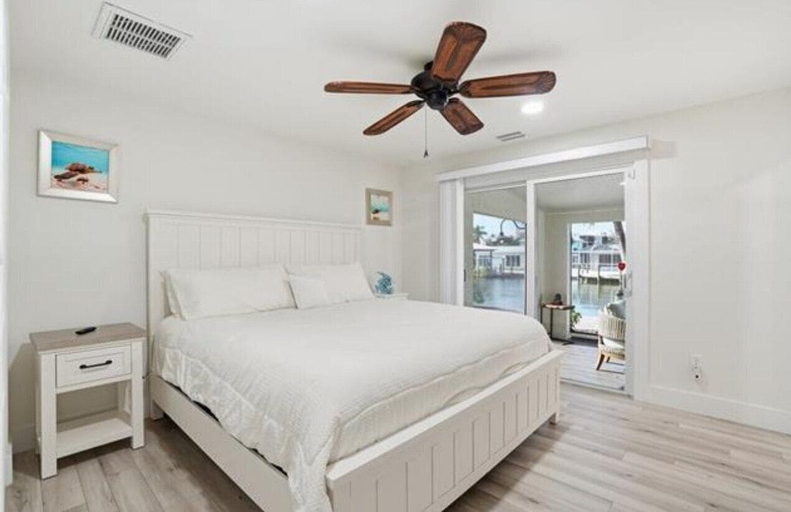 Room 2, Clear Day in Fort Myers Beach, Lee