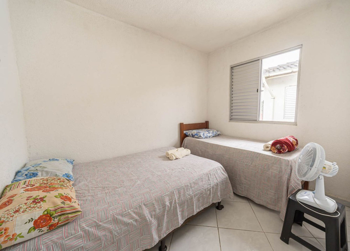 Room 4, Apartamento com Wifi e Garagem no Jardim Itatins, Peruíbe