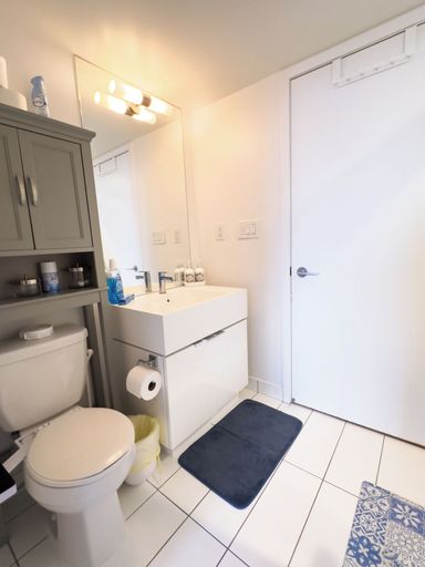 Bathroom 4, Lux Lakeview Suite CNTower Free Parking, Toronto