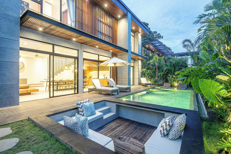 Room 2, Elegant 5BR Modern Villa Steps From Caf Del Mar, Badung
