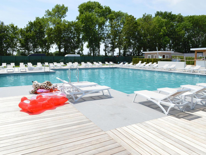 Sport & Beauty 5, Holiday Home in Limburg with Outdoor Fireplace, Margraten