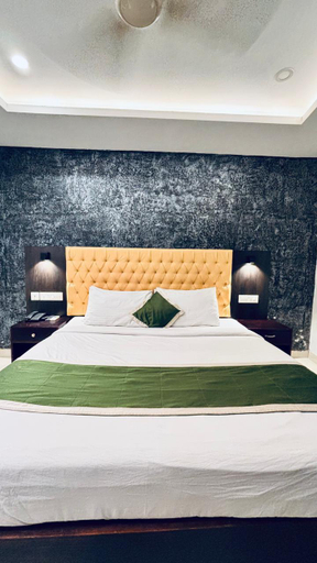 Bedroom 4, Hotel Green Life, Ernakulam
