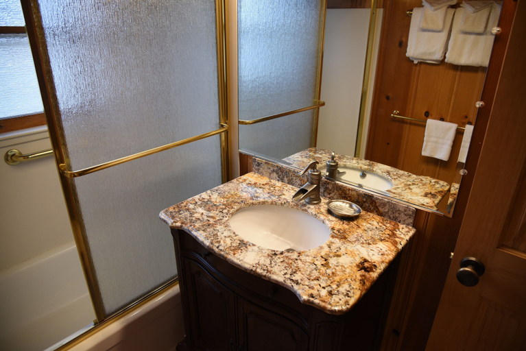 Bathroom, Half Dome, Mariposa
