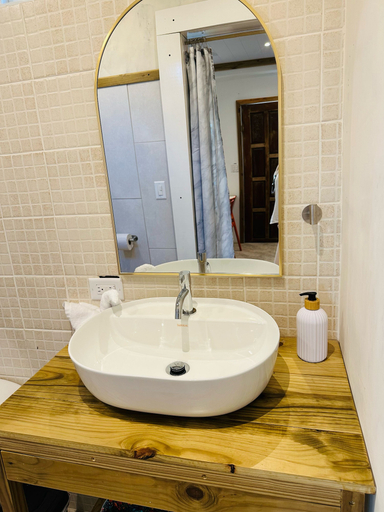 Bathroom 3, Annies 6th Street Apartment, Bocas del Toro