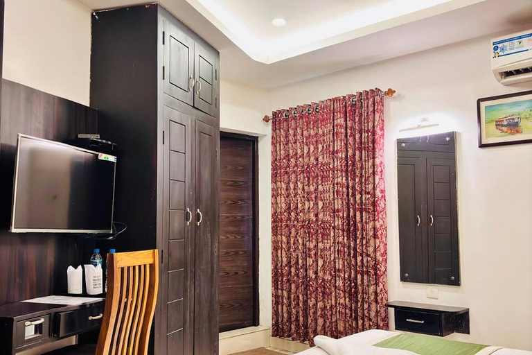 Bedroom 3, Hotel Green Life, Ernakulam