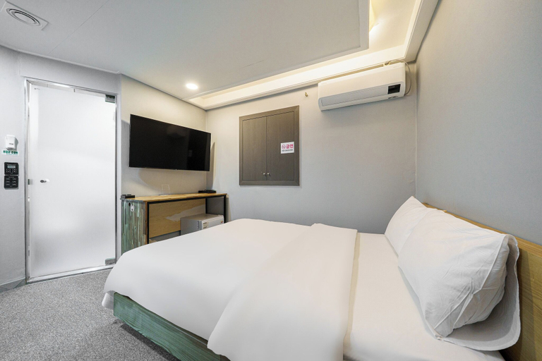 Bedroom 5, Hwagok Heim, Gangseo